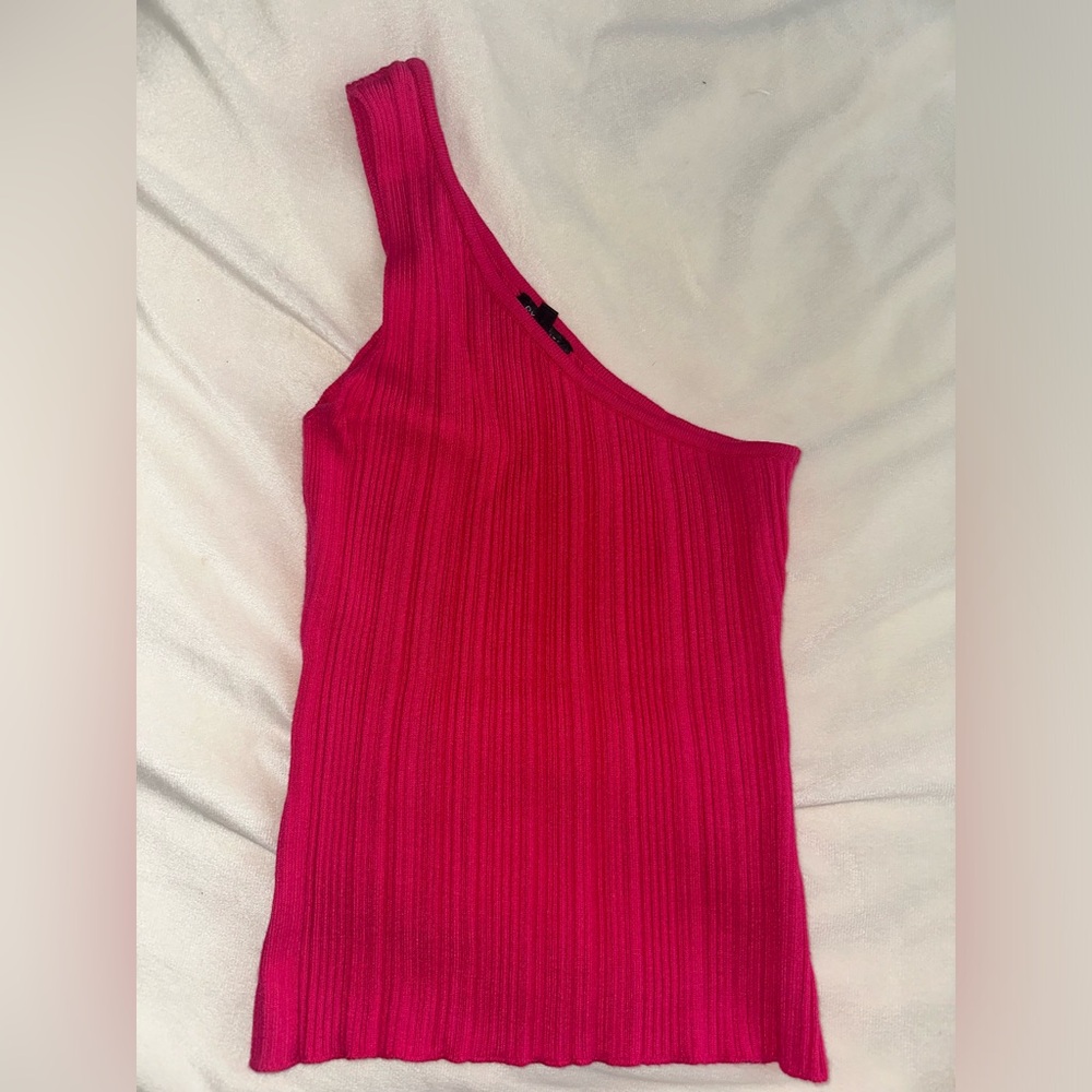 🖤Brand New DYNAMITE Hot Pink Pleated one shoulder top🖤